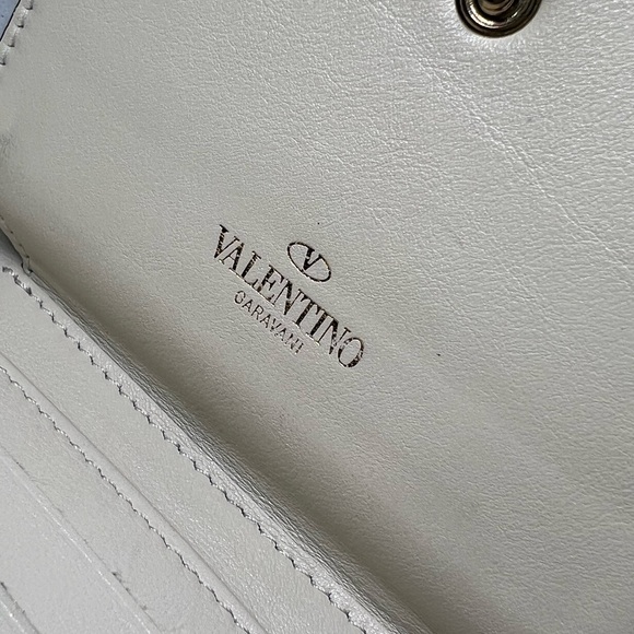 Valentino Rockstud Ivory Wallet - Picture 7 of 10